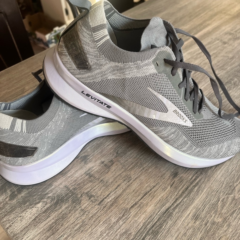 Brooks Levitate 4.0 Women’s 10.5